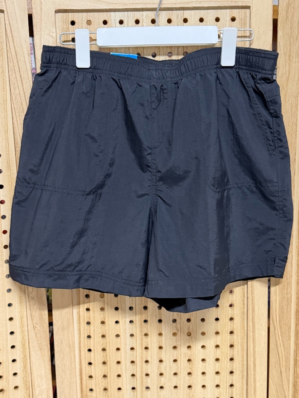 Black Athletic Columbia Shorts Womens Large NWT Elastic Waist
